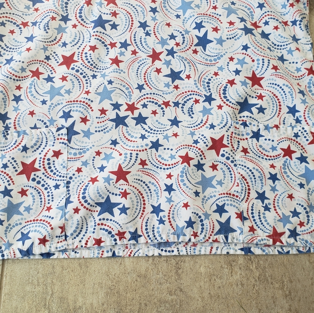 Scrub Top - Picture 2 of 3